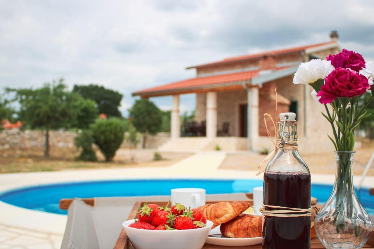 Villa Stone Pearl With Heated Swimming Pool Sveti Filip i Jakov Extérieur photo
